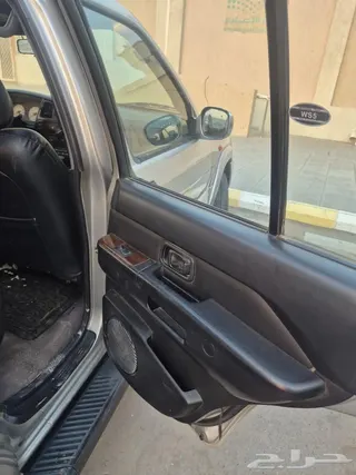 نيسان باثفايندر 2002