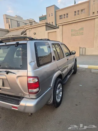 نيسان باثفايندر 2002