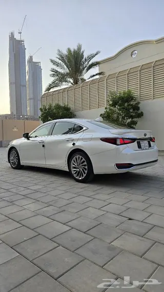 لكزس ES 300 2024