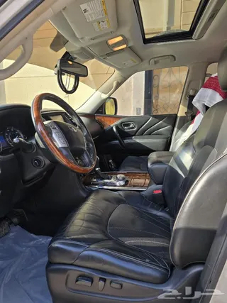 إنفينيتي QX80 2016