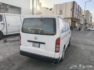 تويوتا هايس 2011