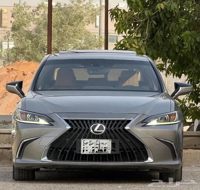 Lexus ES 300 2023