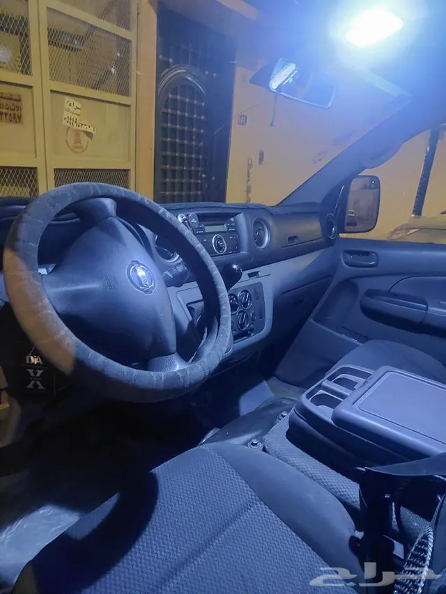 Nissan Urvan 2013