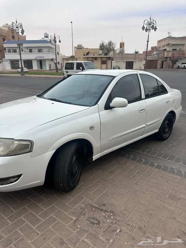 Nissan Sunny 2011
