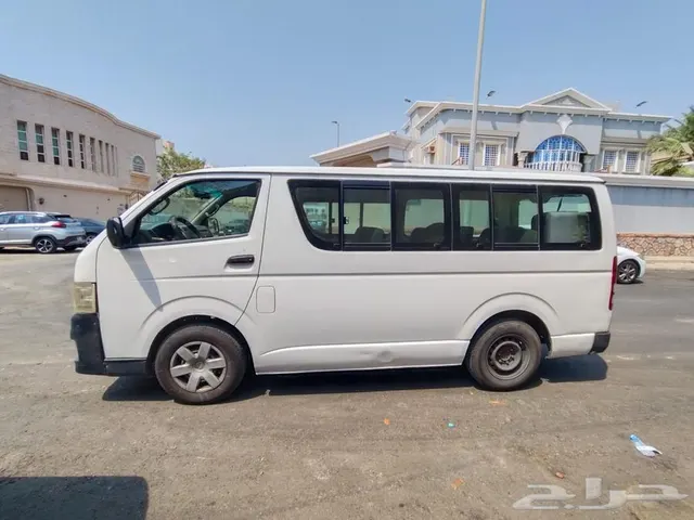 Toyota Hiace 2013