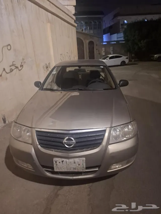 Nissan Sunny 2010