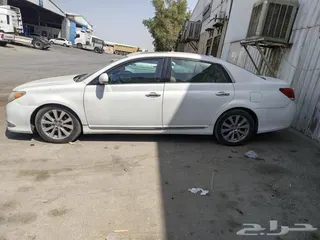 تويوتا افالون 2011