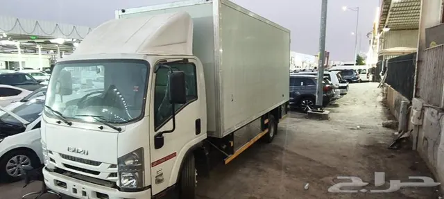 Isuzu Npr 2025