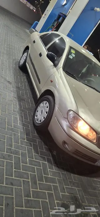 نيسان صني 2004