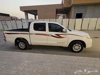 تويوتا هايلكس GLX 2014