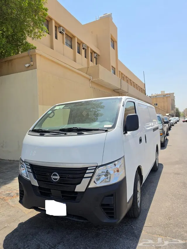 Nissan Urvan 2023