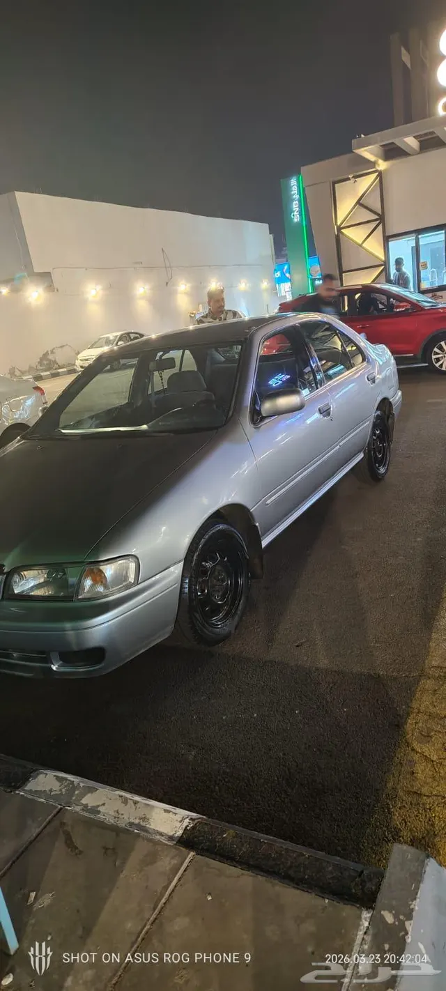 Nissan Sunny 2000