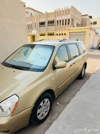 كيا كارنيفال 2010