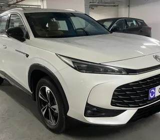 إم جي HS 2025 — OneClickDrive