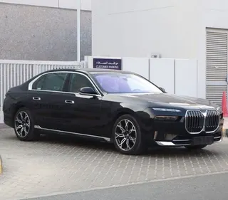 بي إم دبليو 7 Series 2025 — OneClickDrive