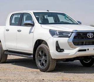 Toyota Hilux 2025 — OneClickDrive