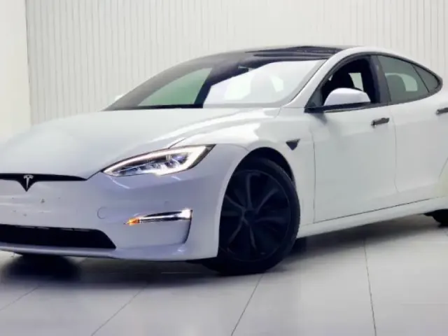Tesla Model S 2022