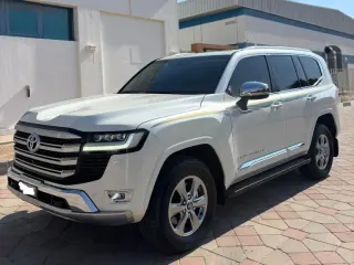 تويوتا لاند كروزر VX 2023 — Auto Trader UAE