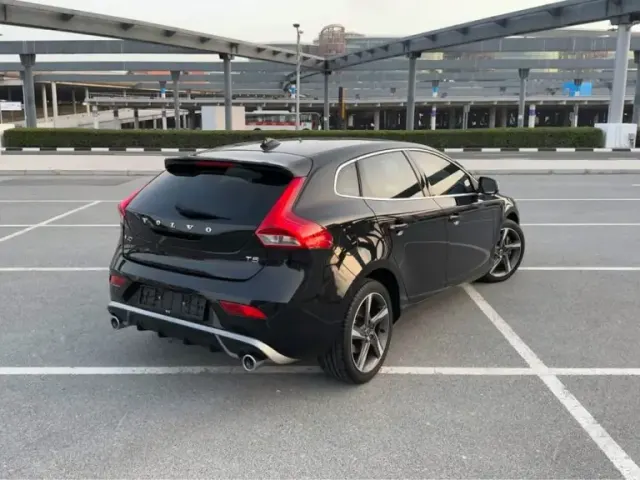 Volvo V40 2016