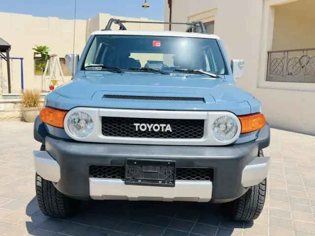 2019 Toyota FJ Cruiser GCC GXR V6 Lady Drive