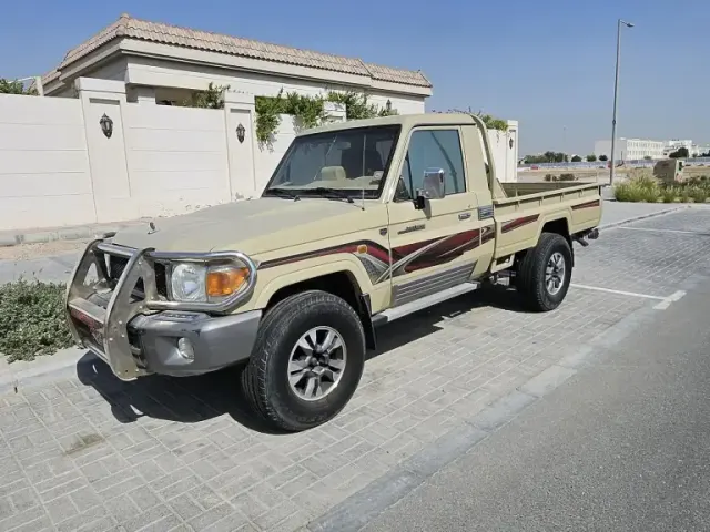 Toyota Land Cruiser Pickup GXR 2015