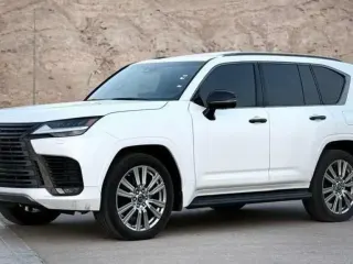 Lexus LX 600 2024 — Auto Trader UAE