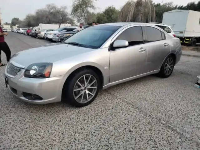 Mitsubishi Galant 2011