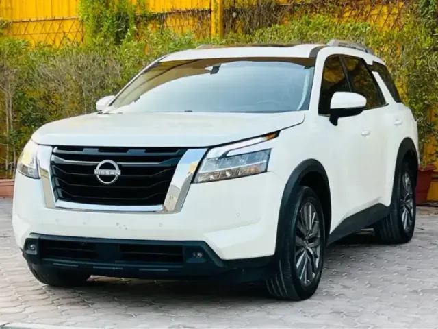 Nissan Pathfinder SL 2023 4x4