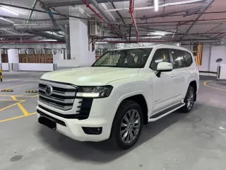 تويوتا لاند كروزر GXR 2025 — Auto Trader UAE
