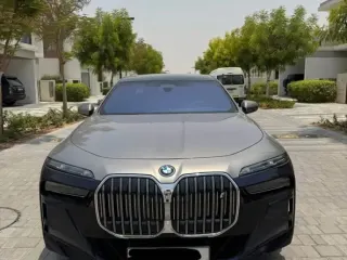 بي إم دبليو I7 2023 — Auto Trader UAE