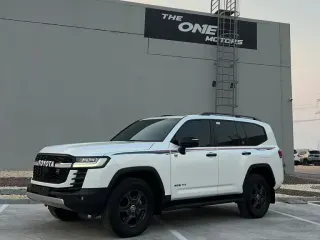 تويوتا لاند كروزر GR 2023 — Auto Trader UAE