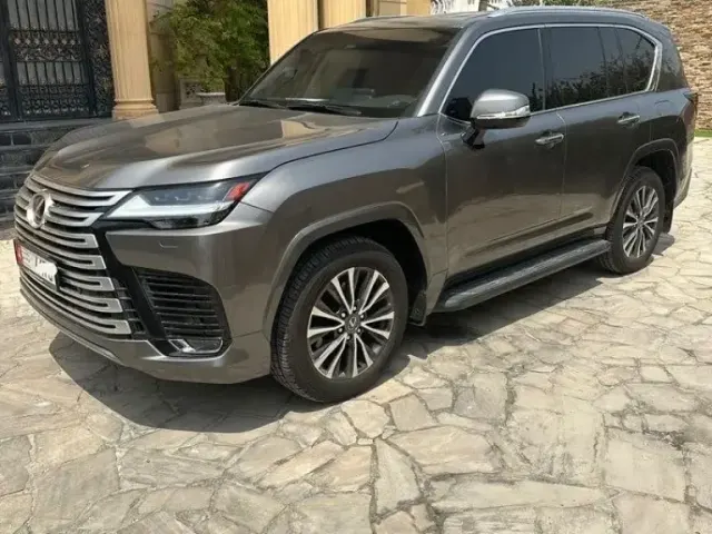 Lexus LX600 2025