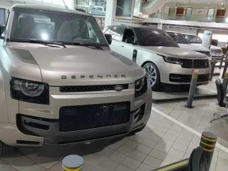 Land Rover Defender 110 Octa 2025 — Auto Trader UAE