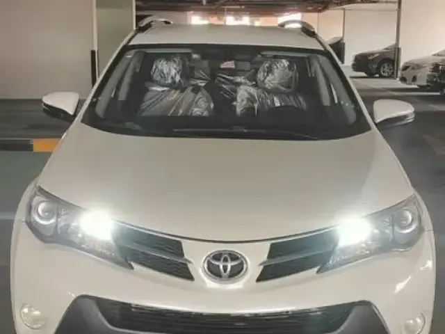 2013 Toyota rav 4WD 4 cylinder GCC