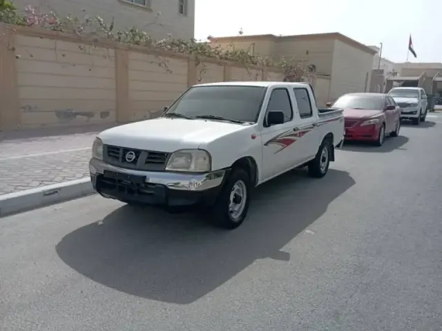 نيسان ديتسون موديل 2015