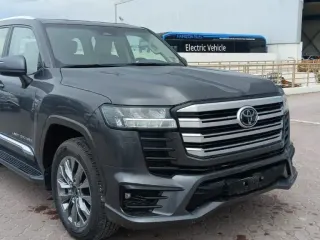 تويوتا لاند كروزر GXR 2025 — Auto Trader UAE