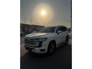 تويوتا لاند كروزر 2024 — Auto Trader UAE