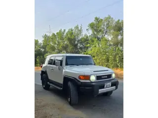 Toyota FJ Cruiser 2013 — Auto Trader UAE