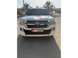 تويوتا لاند كروزر GXR 2017 — Auto Trader UAE
