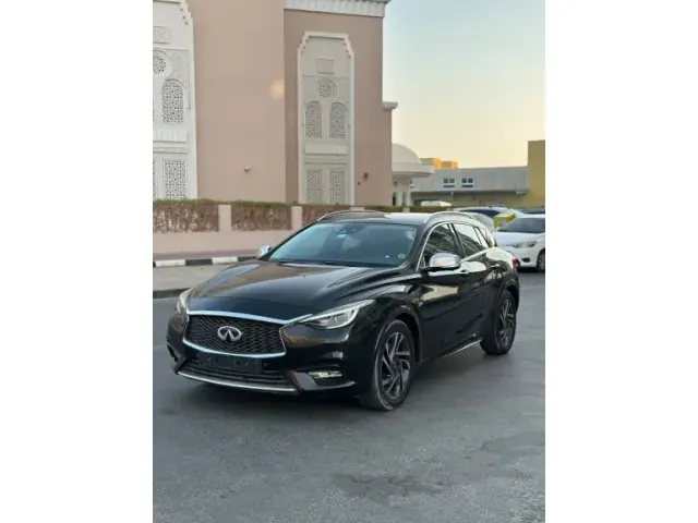 Infiniti Q30 2019