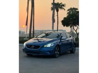 Volvo V40 2019 — Auto Trader UAE