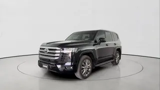 Toyota Land Cruiser GXR 2022 — DubiCars