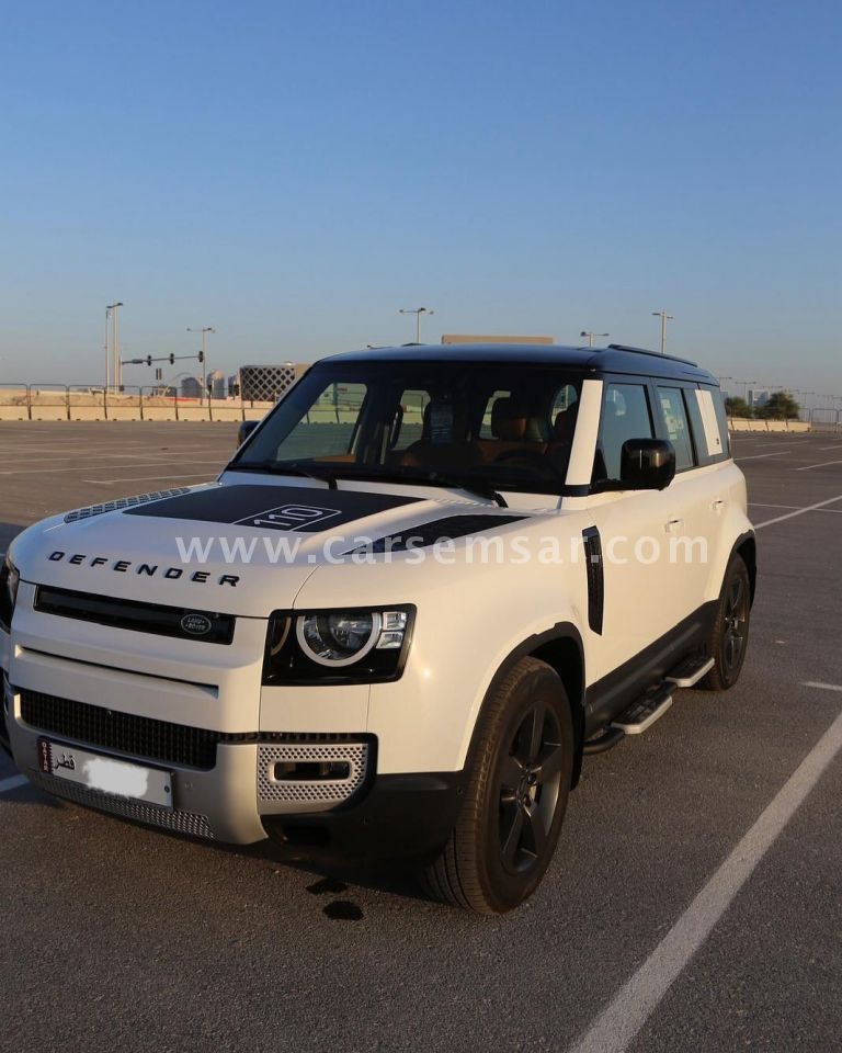 Land Rover Defender 110 HSE 2023 — CarSemsar
