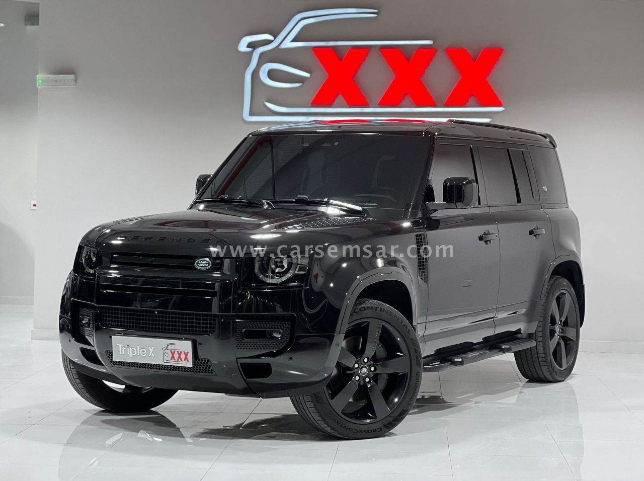 Land Rover Defender HSE 2024 — CarSemsar