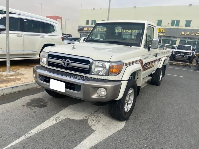 Toyota Land Cruiser Pickup 2022