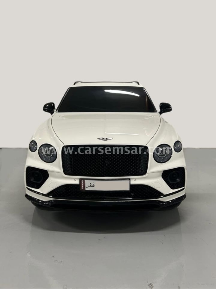 Bentley Bentayga 2022 — CarSemsar