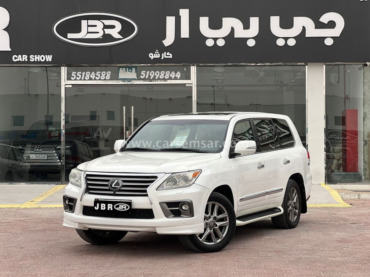 Lexus LX 570 2014 — CarSemsar