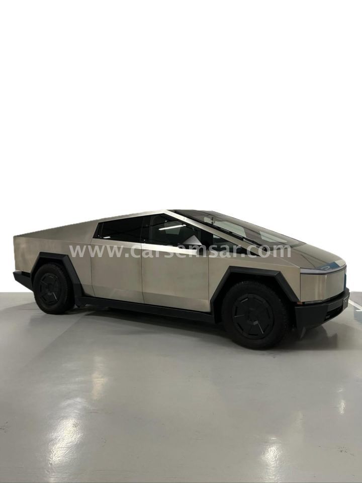 Tesla Cybertruck 2024 — CarSemsar