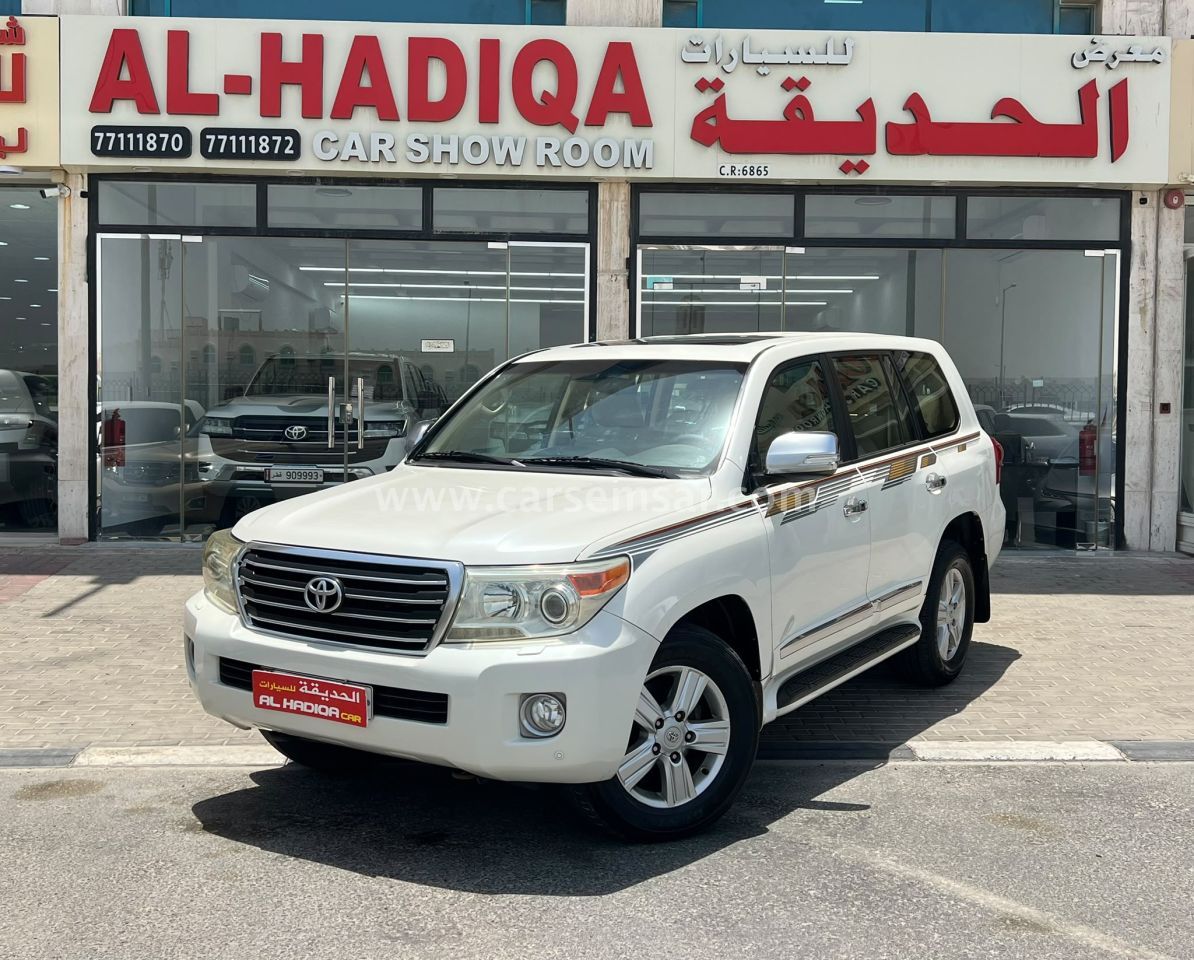 Toyota Land Cruiser GXR 2014 — CarSemsar