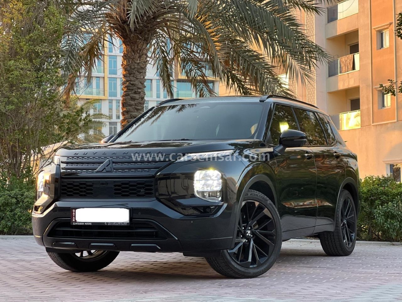 Mitsubishi Outlander 2025 — CarSemsar